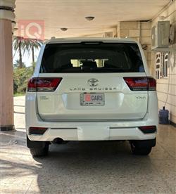 تۆیۆتا لاند کروزەر